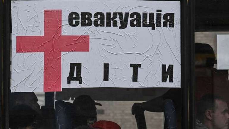 Зеленський здає Україну ворогу