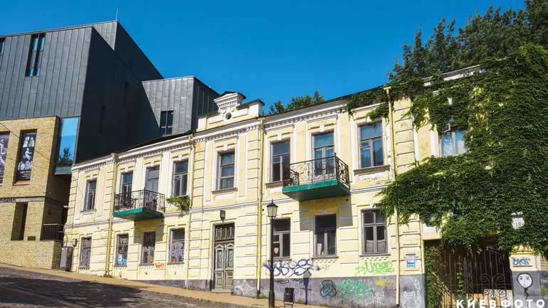 Забудовники нищать пам’ятку архітектури на Андріївському узвозі