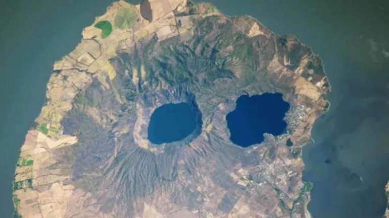 Природа пожартувала: супутник NASA знайшов моторошні «очі» у США