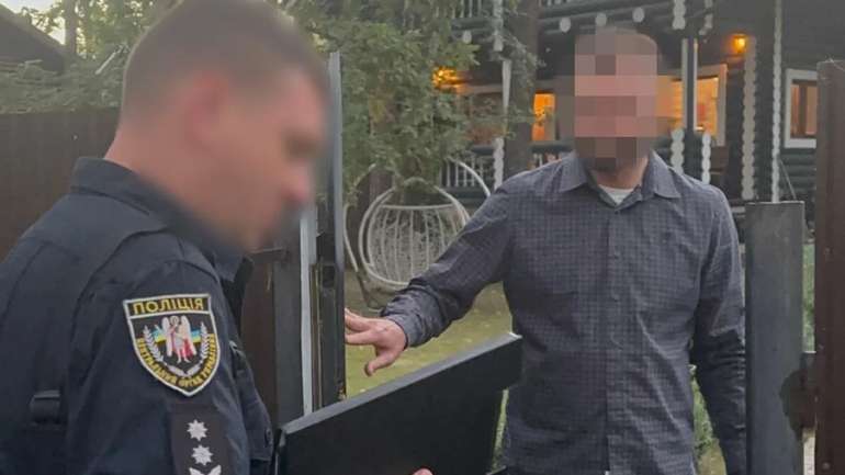 Ексдипломатові оголосили підозру