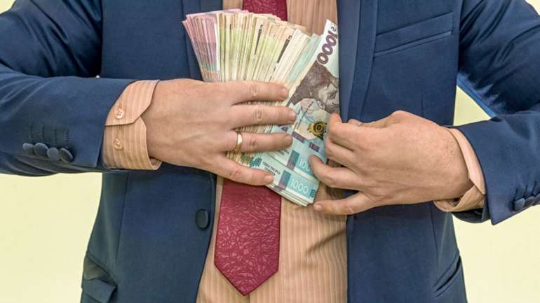 У Раді пропонують встановити ліміт зарплат посадовців на рівні 80 тисяч