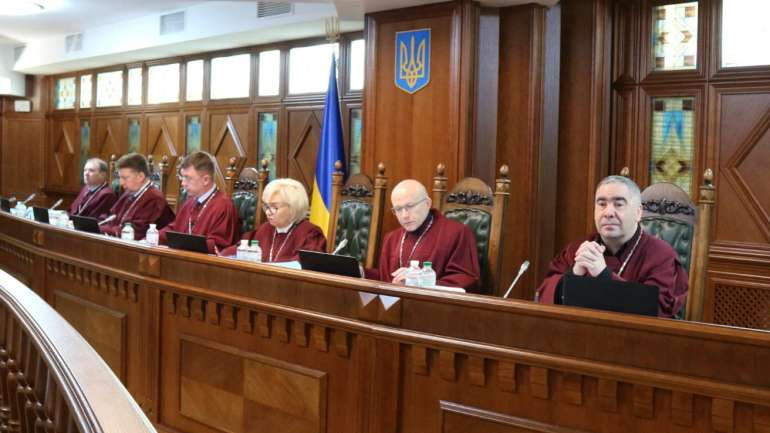 Конституційний суд почав розгляд скарги Сергія Гнезділова