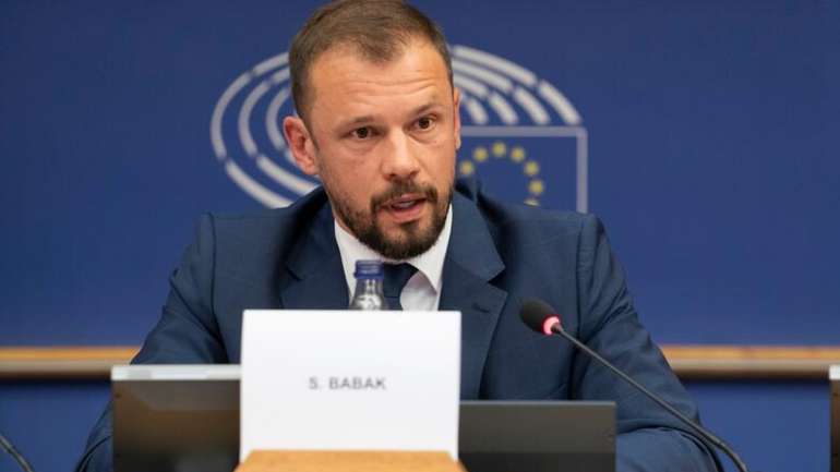 У Зелемського немає грошей на освіту
