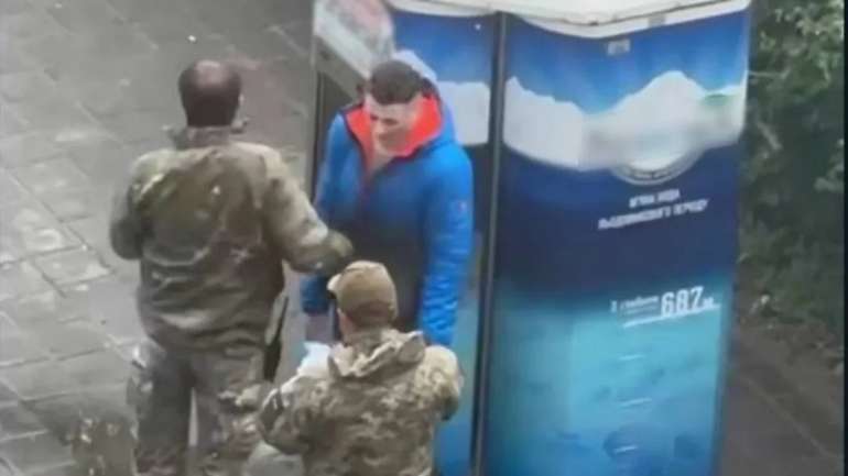 Суд виніс вирок працівнику ТЦК, який ударив вчителя під час перевірки документів