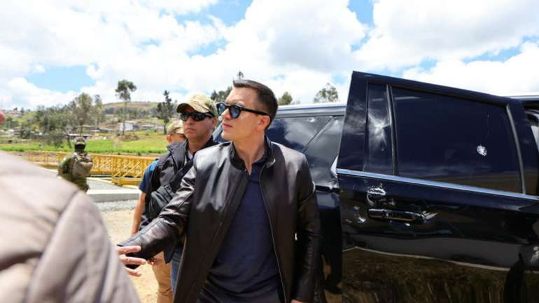 Протестувальники напали на кортеж президента Еквадору