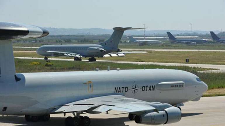 Над ключовою авіабазою НАТО AWACS у Німеччині зафіксували невідомий дрон