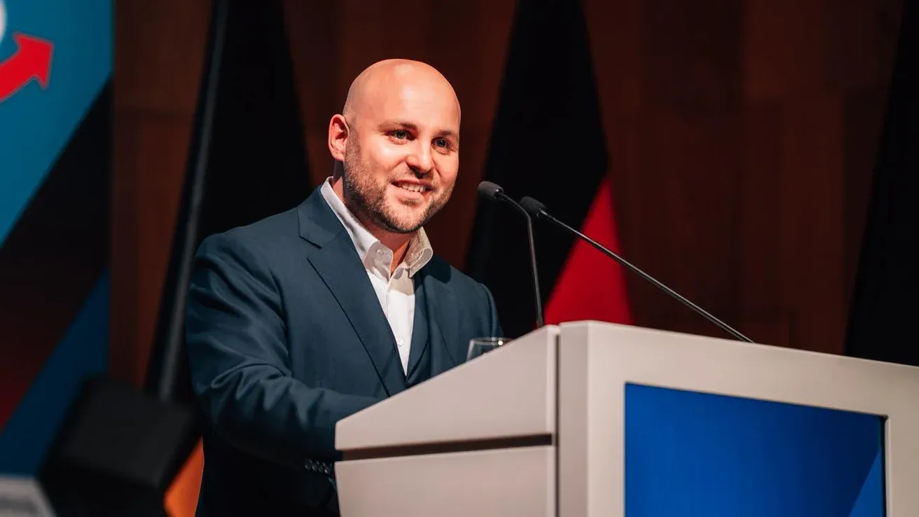 Депутат від АдН зібрався з'їздити до Москви