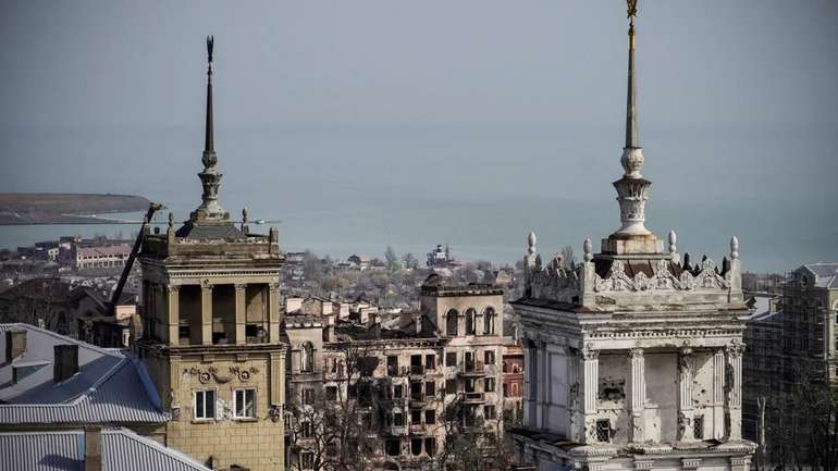 росіяни відібрали щонайменше 25 тисяч осель в українців, що виїхали з окупації — Le Figaro