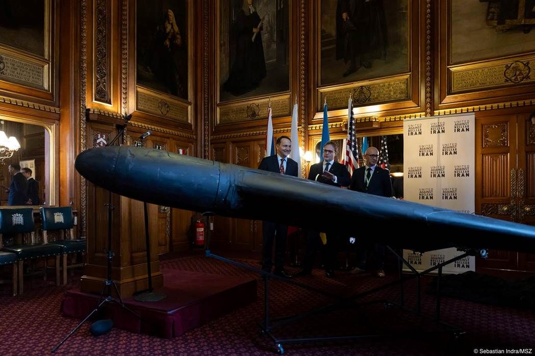 Сікорський привіз до британського парламенту російський «Шахед»