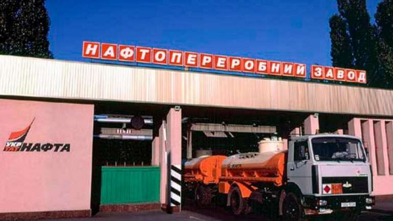 На Кременчуцькому НПЗ виробляли неякісне паливо для держави та розкрадали нафтопродукти.