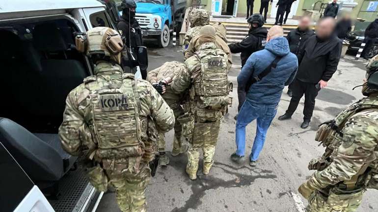 На Тернопільщині військові викрадали людей та побоями вимагали у них гроші