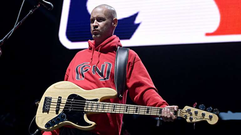 Помер бас-гітарист і співзасновник гурту Limp Bizkit Сем Ріверс