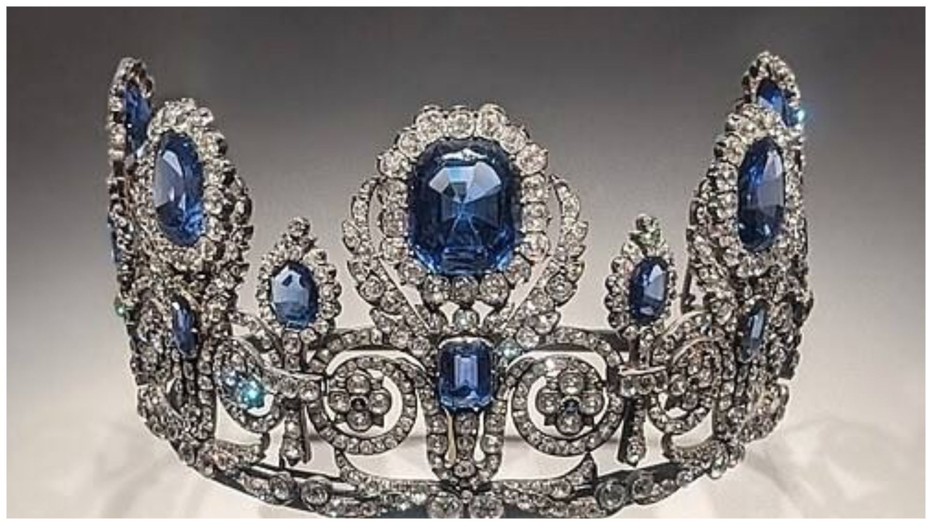 Безцінні скарби Лувру — у руках грабіжників