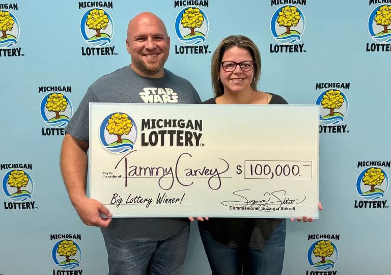 Жінка виграла $100 тисяч у лотереї завдяки ChatGPT