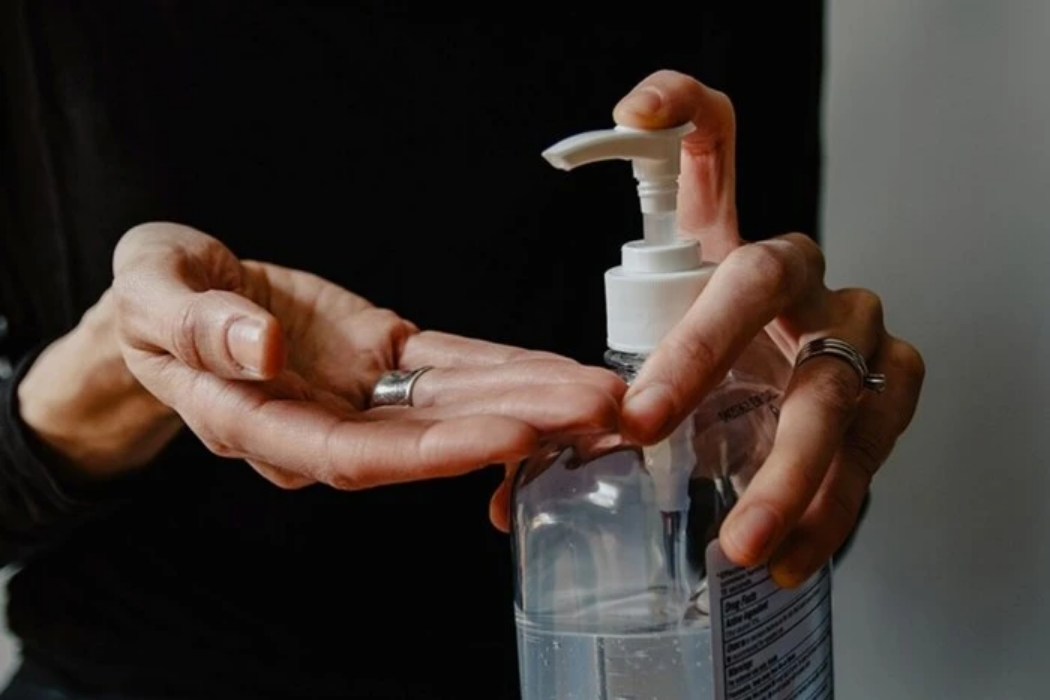 Заборона спиртових антисептиків у ЄС: чому лікарні заявляють про загрозу