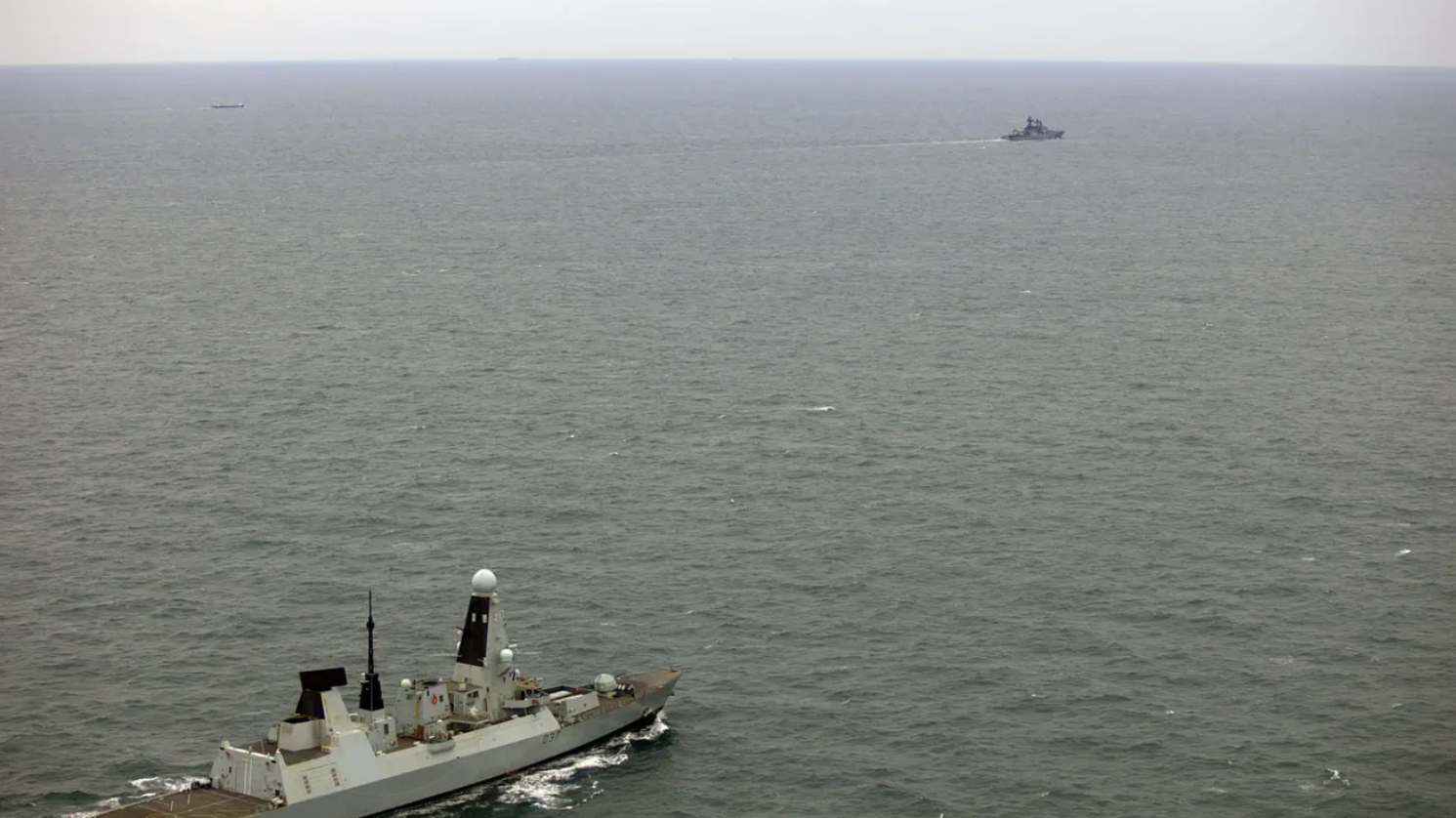 У британських водах відстежили та супроводили російське військове судно