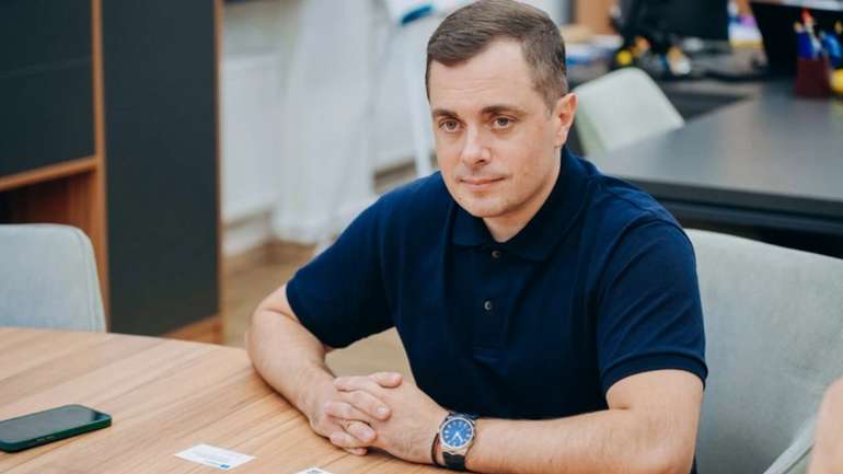Скандал у МОН