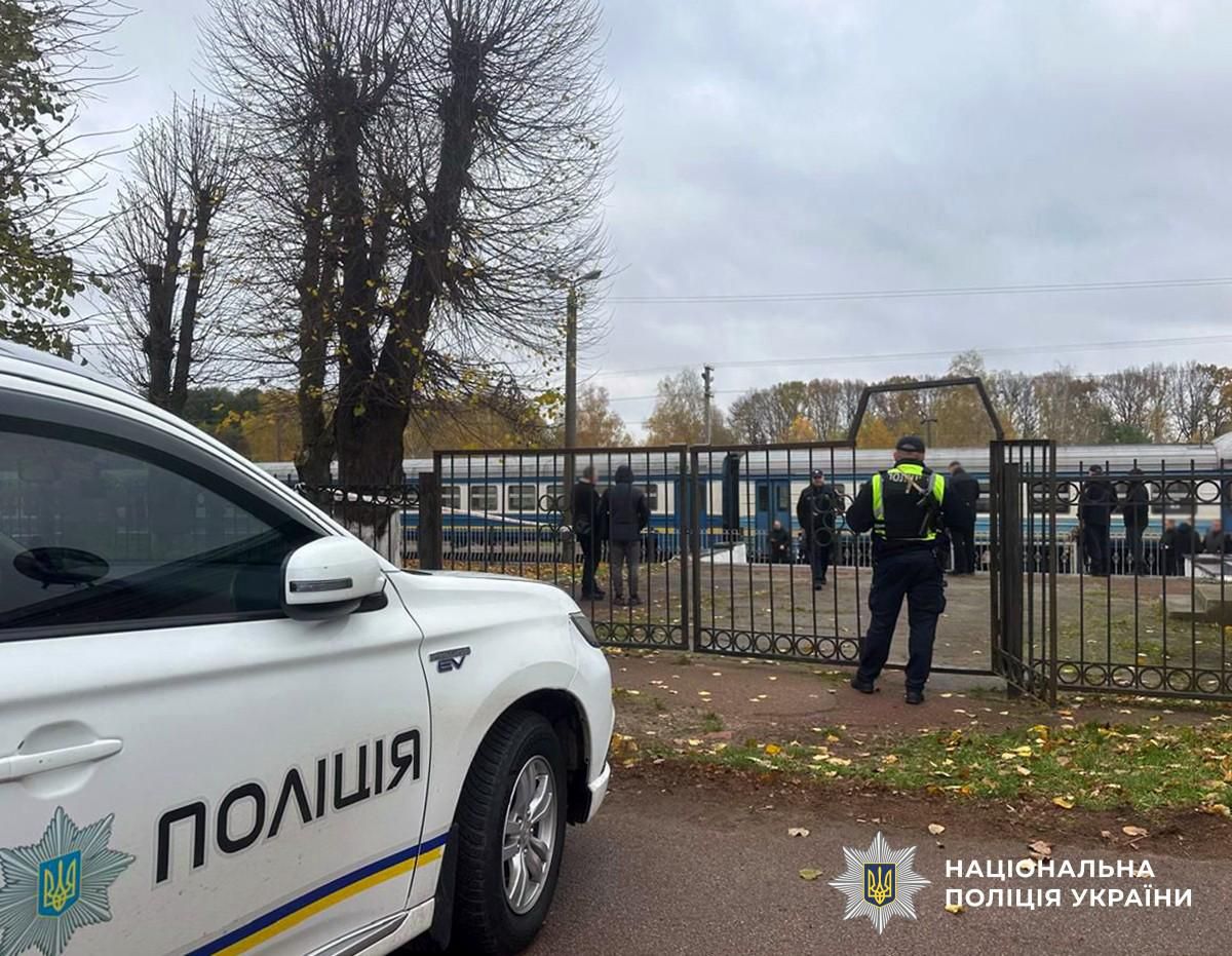 На Житомирщині чоловік у поїзді підірвав гранату, є загиблі та поранені