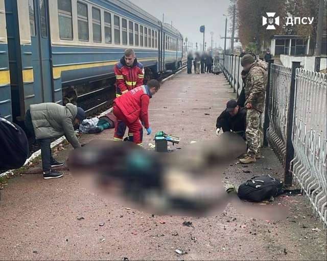 На Житомирщині чоловік у поїзді підірвав гранату, є загиблі та поранені_1