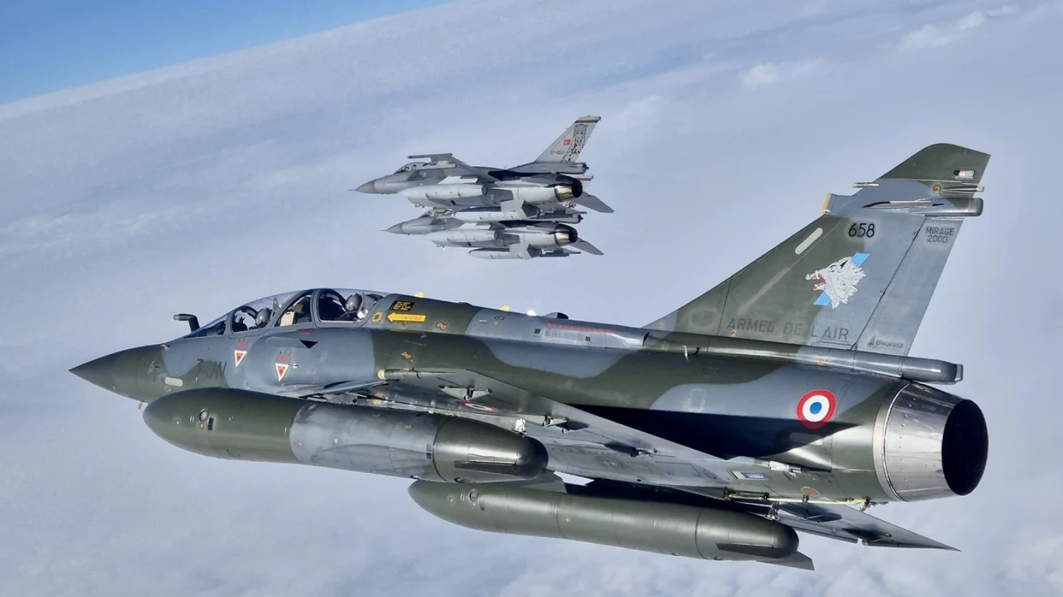 Макрон заявив, що найближчими днями Україні поставлять нові літаки Mirage