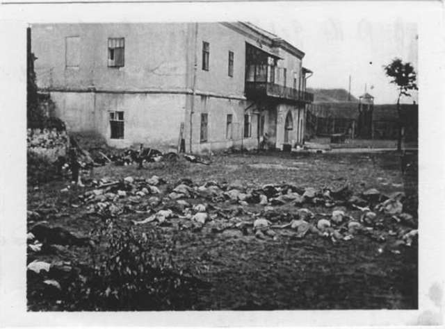 Кривавий червень 1941-го: як радянська влада знищувала своїх в’язнів перед відступом_1