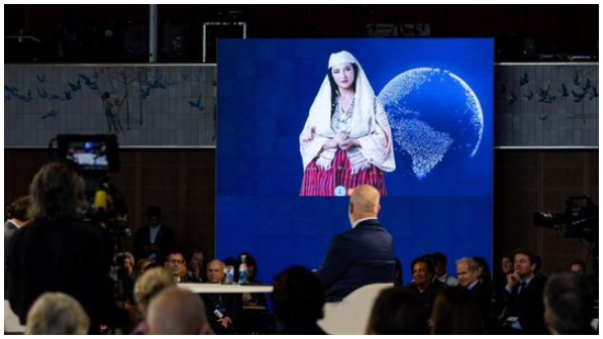 Створена штучним інтелектом міністерка Албанії з держзакупівель «вагітна» 83 ШІ-асистентами