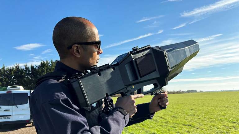 В Естонії біля військової бази збили невідомий дрон