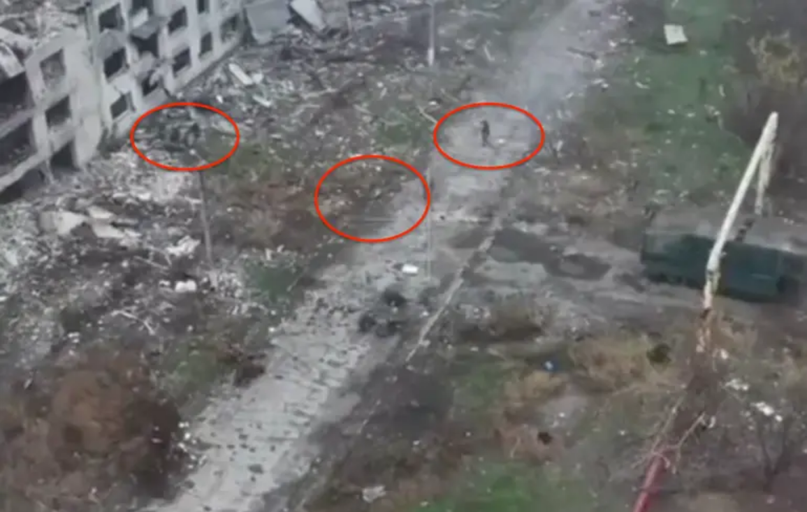 Зелемський здає Україну ворогу