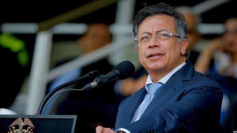 Літак президента Колумбії не зміг дозаправитися в Іспанії