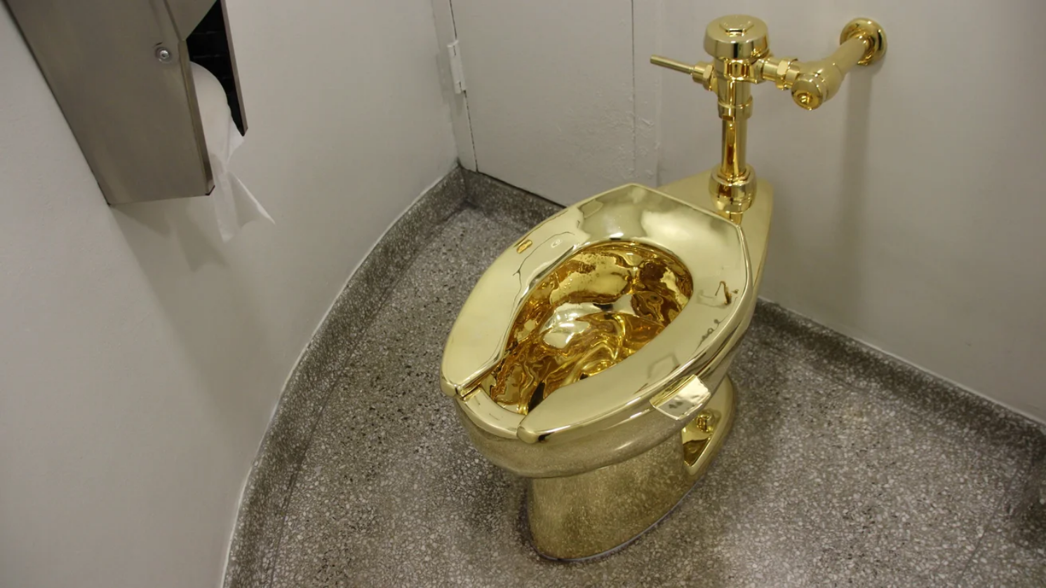 У США готуються продати золотий унітаз Міндіча