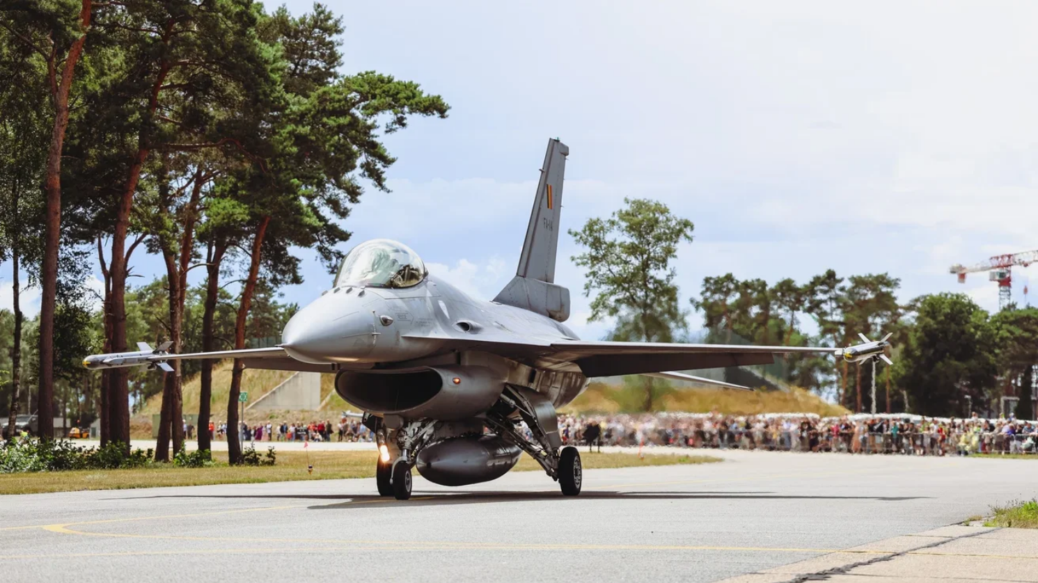 У Бельгії заявили, що підозрілі дрони шпигували за F-16 і боєприпасами