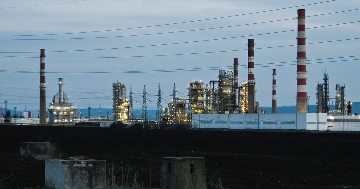 Румунія й Болгарія хочуть вивести НПЗ «Лукойл» з-під санкцій США