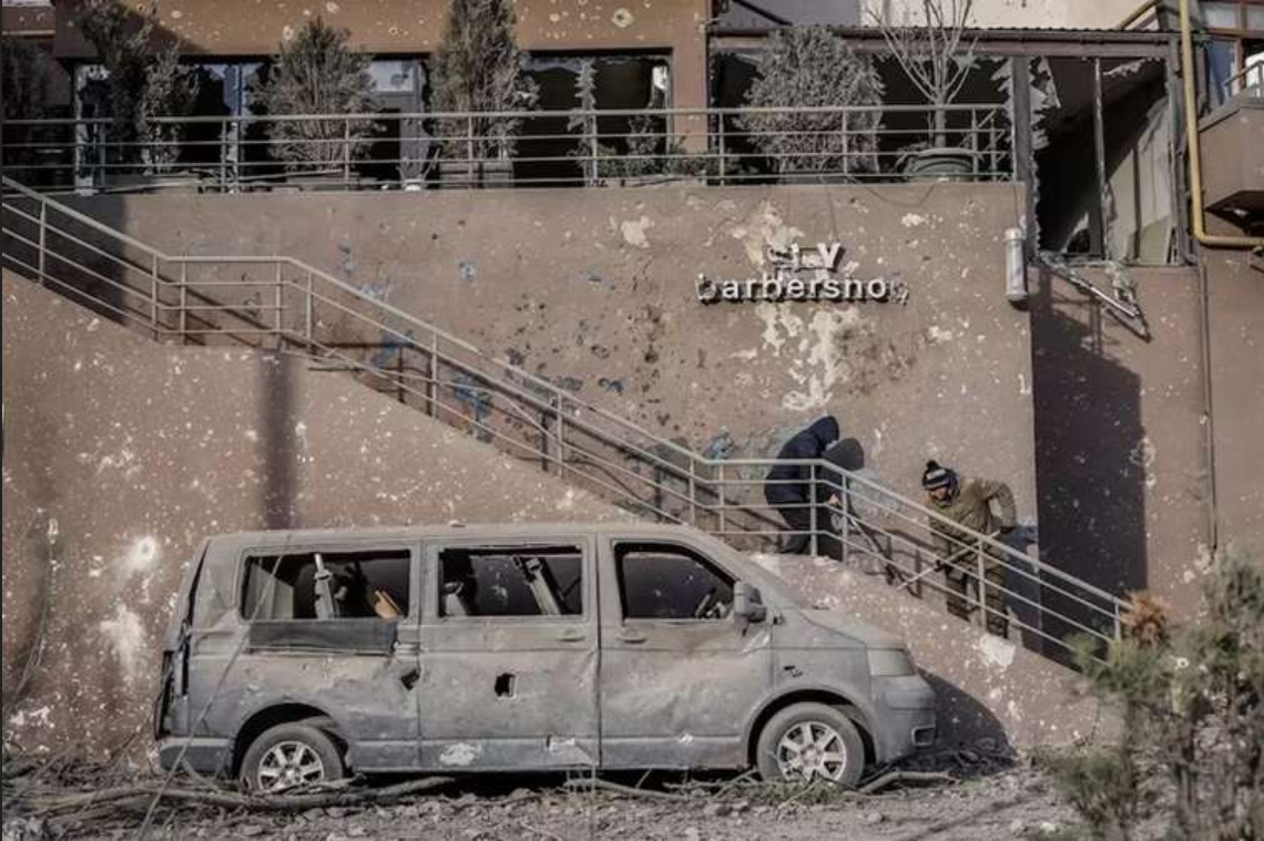 Азербайджан викликав посла рф через удар ракети по посольству в Києві