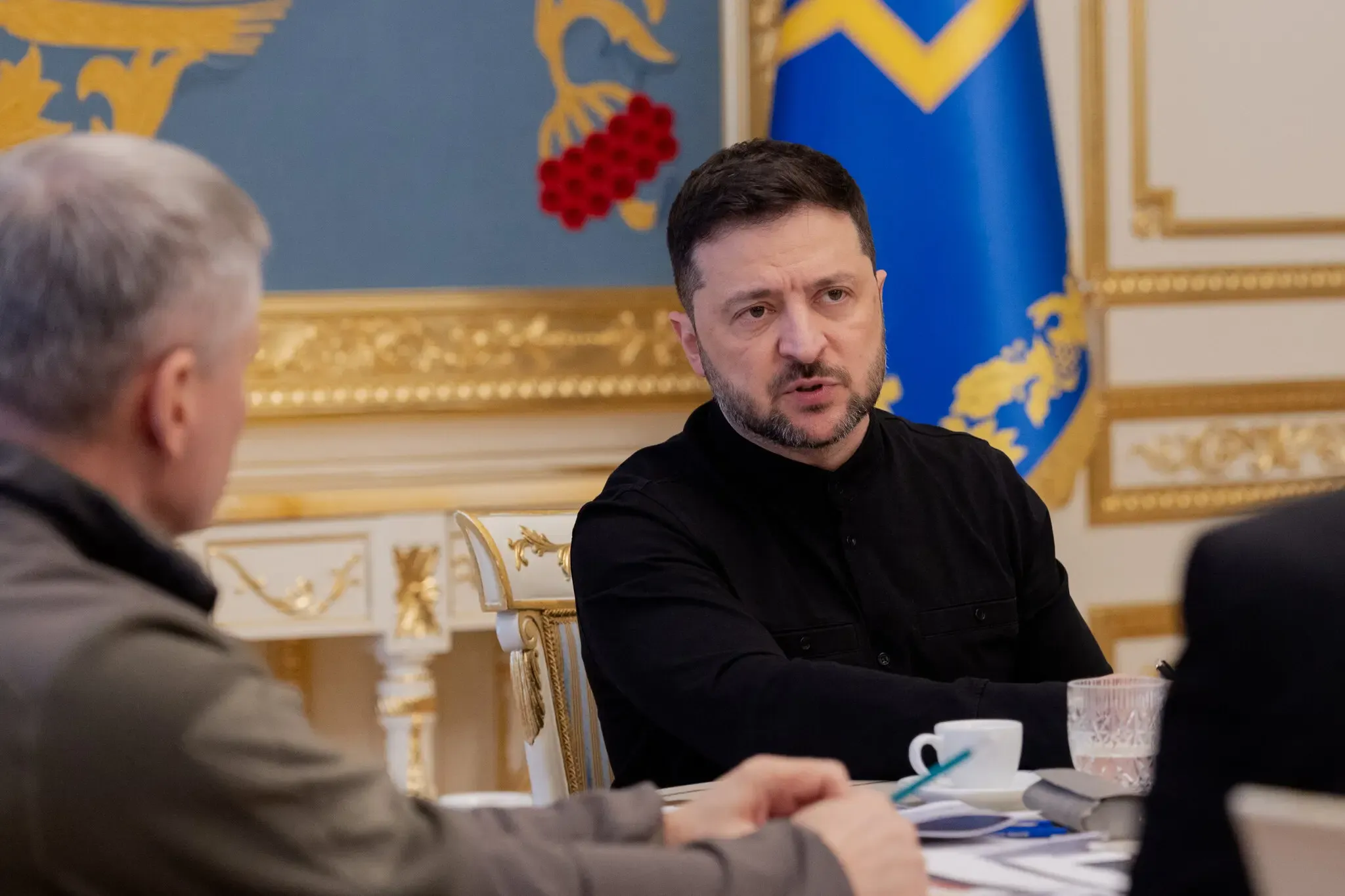 Образ Зеленського затьмарено: антикорупційне розслідування струсонуло його найближче оточення, - NYT