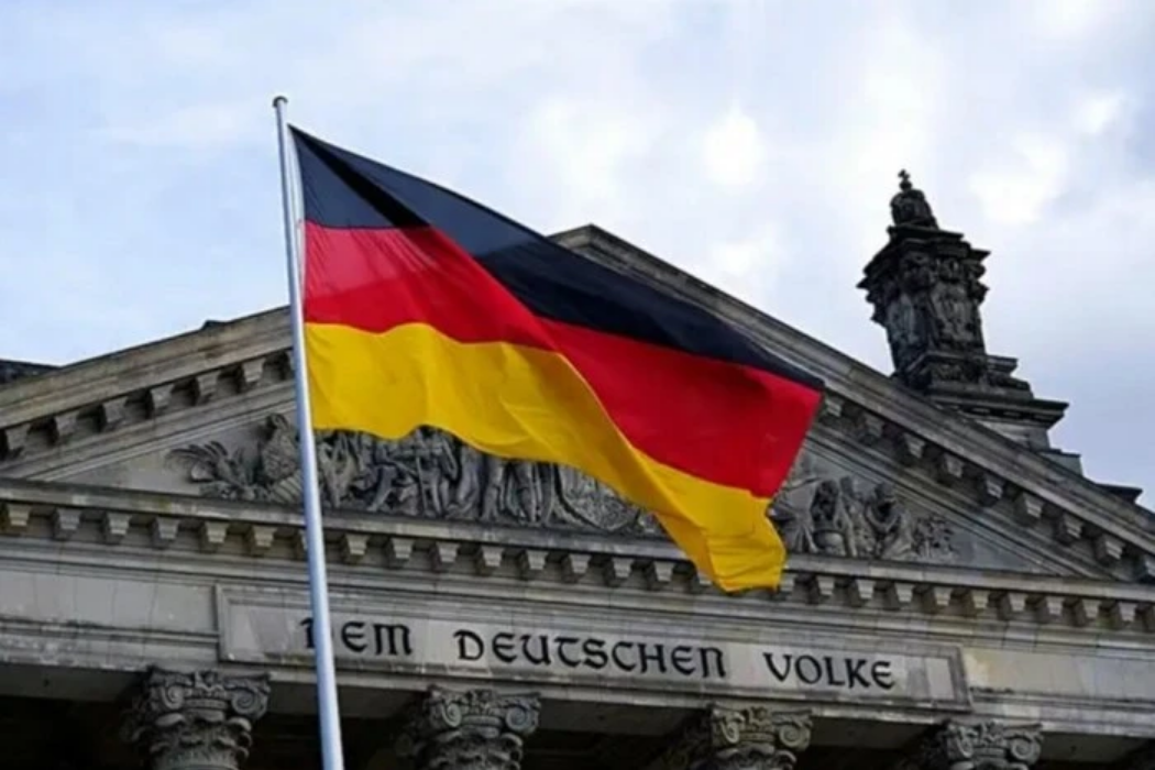 Німецька компанія продовжує закуповувати мільярди кубів зрідженого газу з рф