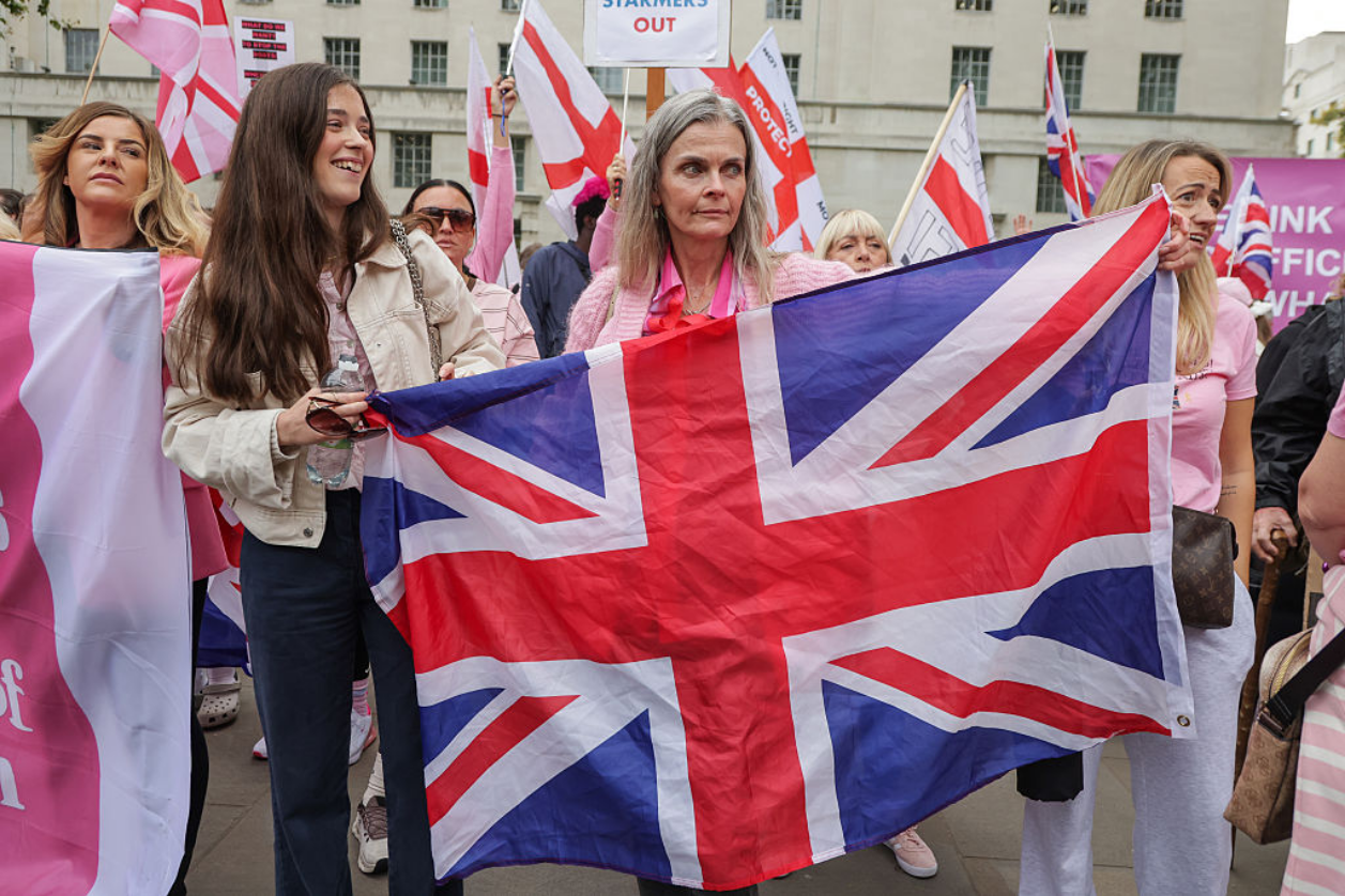 Британія планує зробити статус біженця тимчасовим