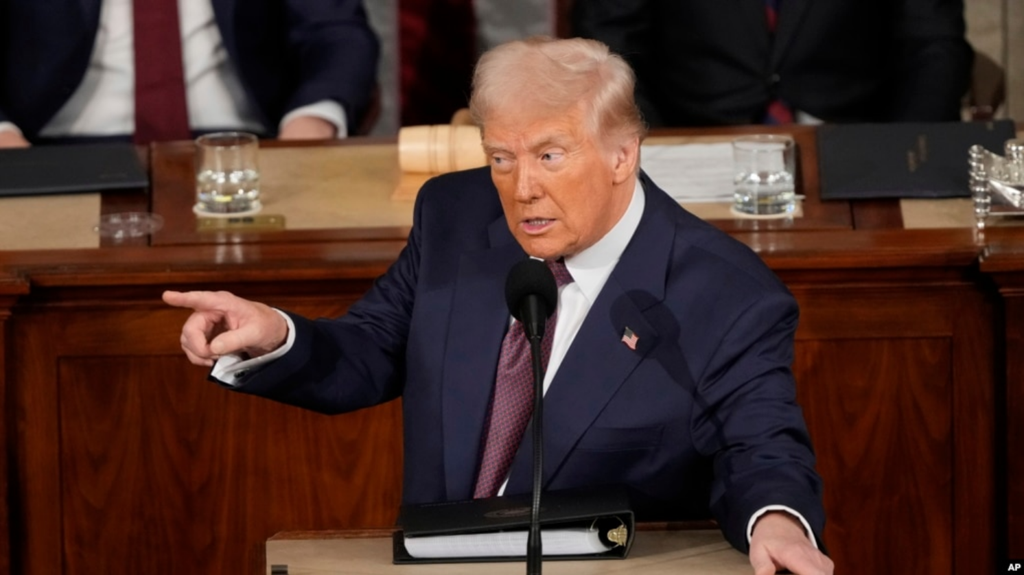 Трамп підтримає санкції проти рф за умови, що збереже за собою право остаточного рішення