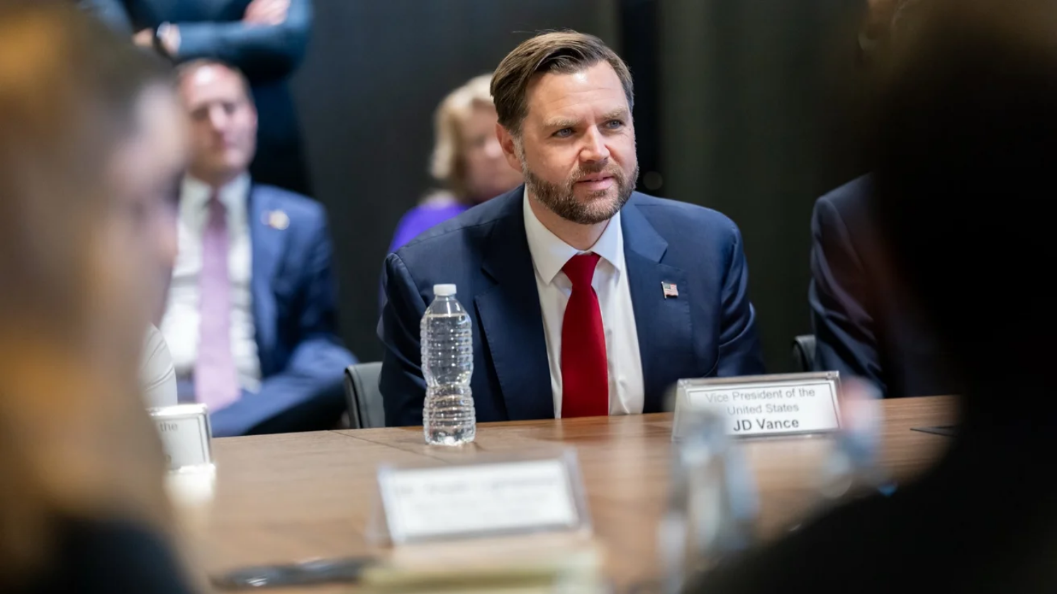 Джей Ді Венс погрожував Трампу вбивством