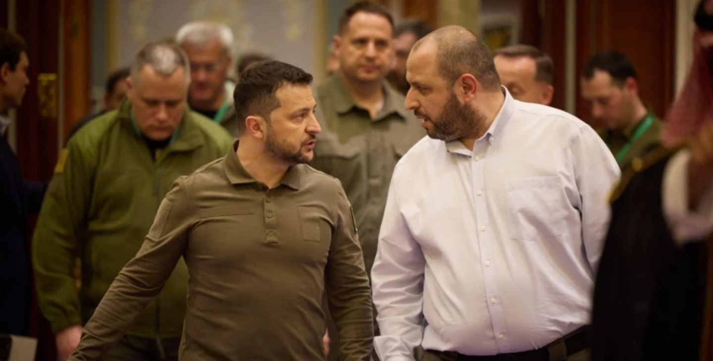 Зеленський зрадниками відволікає увагу від себе і соплемінників - упирів