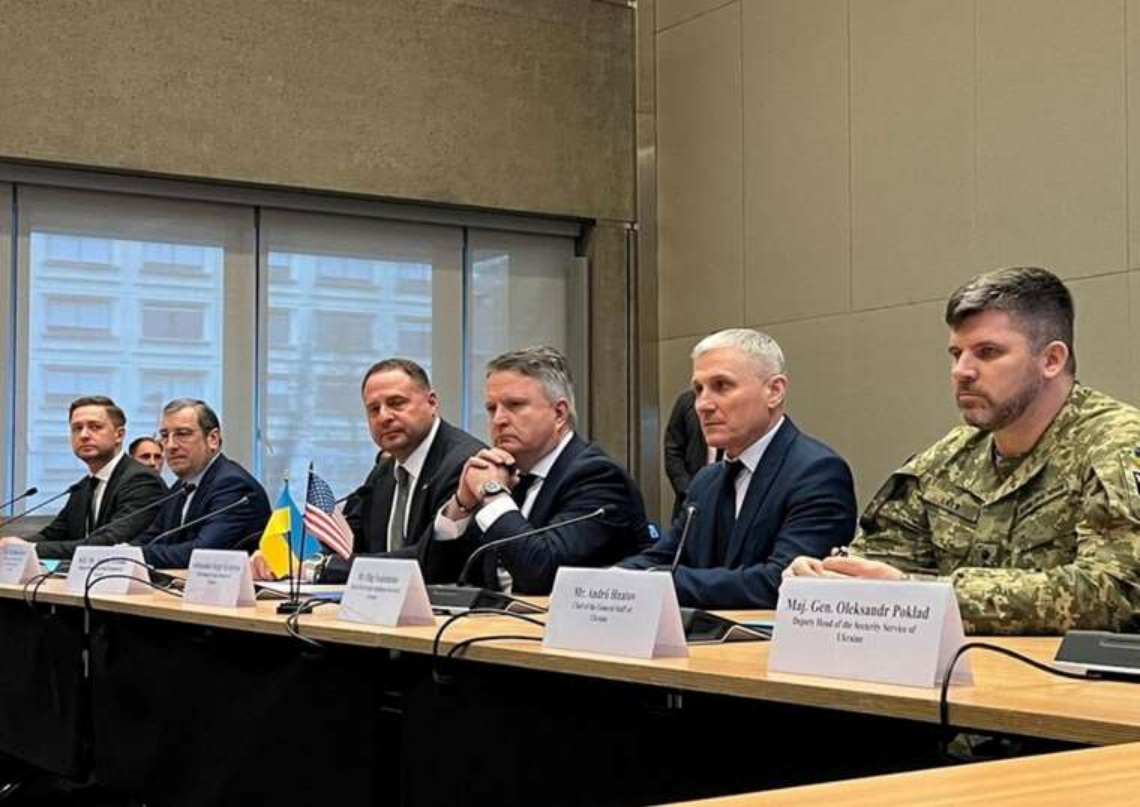 З проєкту мирної угоди вилучили пункт щодо заморожених російських активів, — Bloomberg