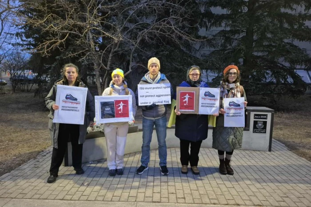 Українці Канади вийшли на протест через участь у змаганнях у Калгарі прихильниці путіна