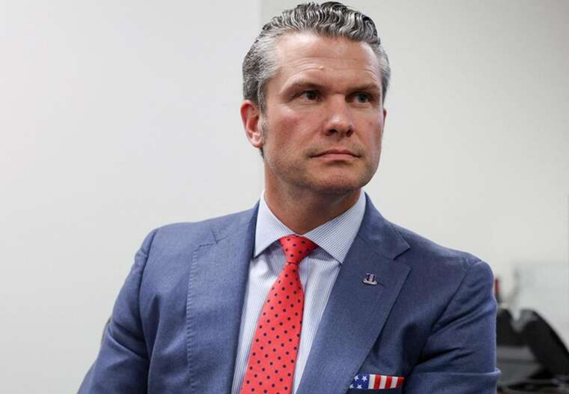 Геґсет усунувся від переговорів щодо України