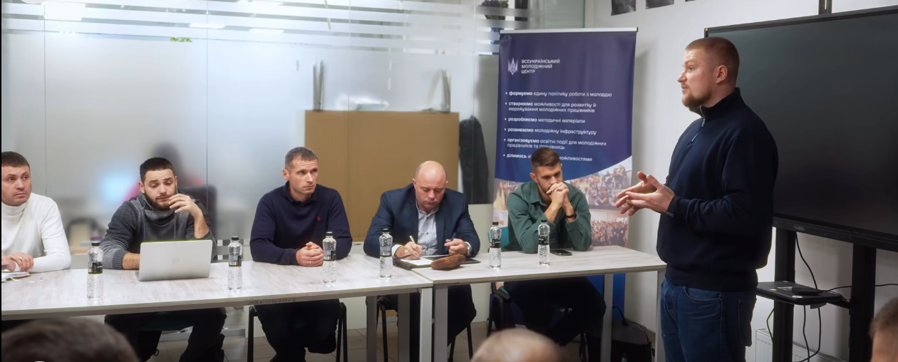 Коли читаєш, і плакати від щастя хочеться.