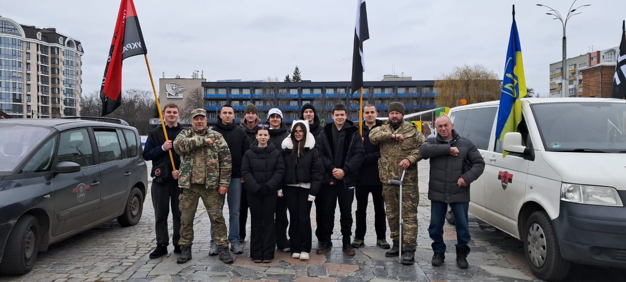 У Кременчуці відбувся автопробіг до Дня Збройних Сил України_1