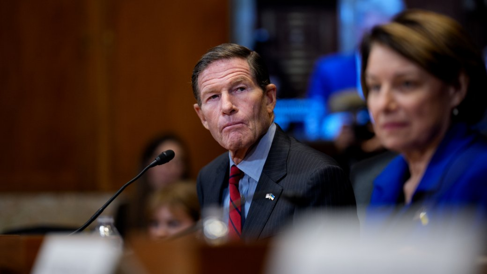 Сенатор Блюменталь закликав Трампа замінити посланників