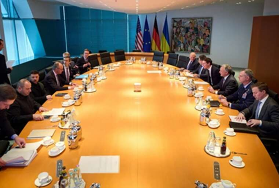 Зеленський подорожує світом