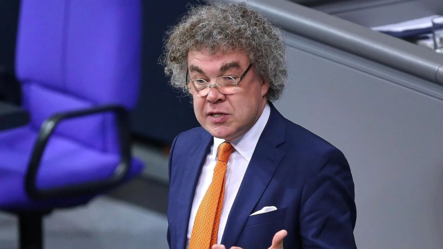 У Німеччині депутатові АдН висунули звинувачення за нацистське вітання в Бундестазі