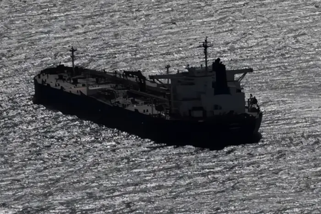 Танкери з російською нафтою застрягли біля Китаю – Bloomberg