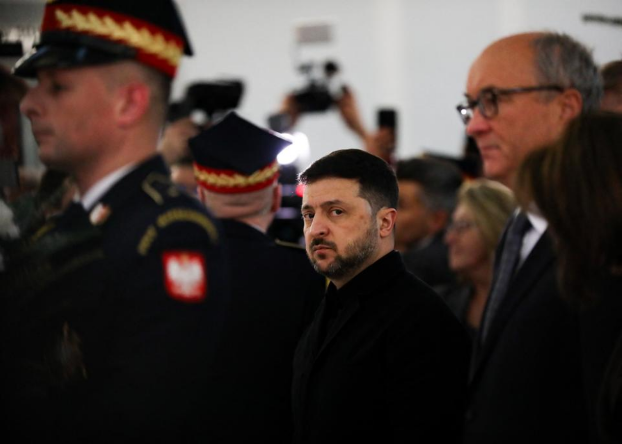 Капітуляція України очима Le Monde