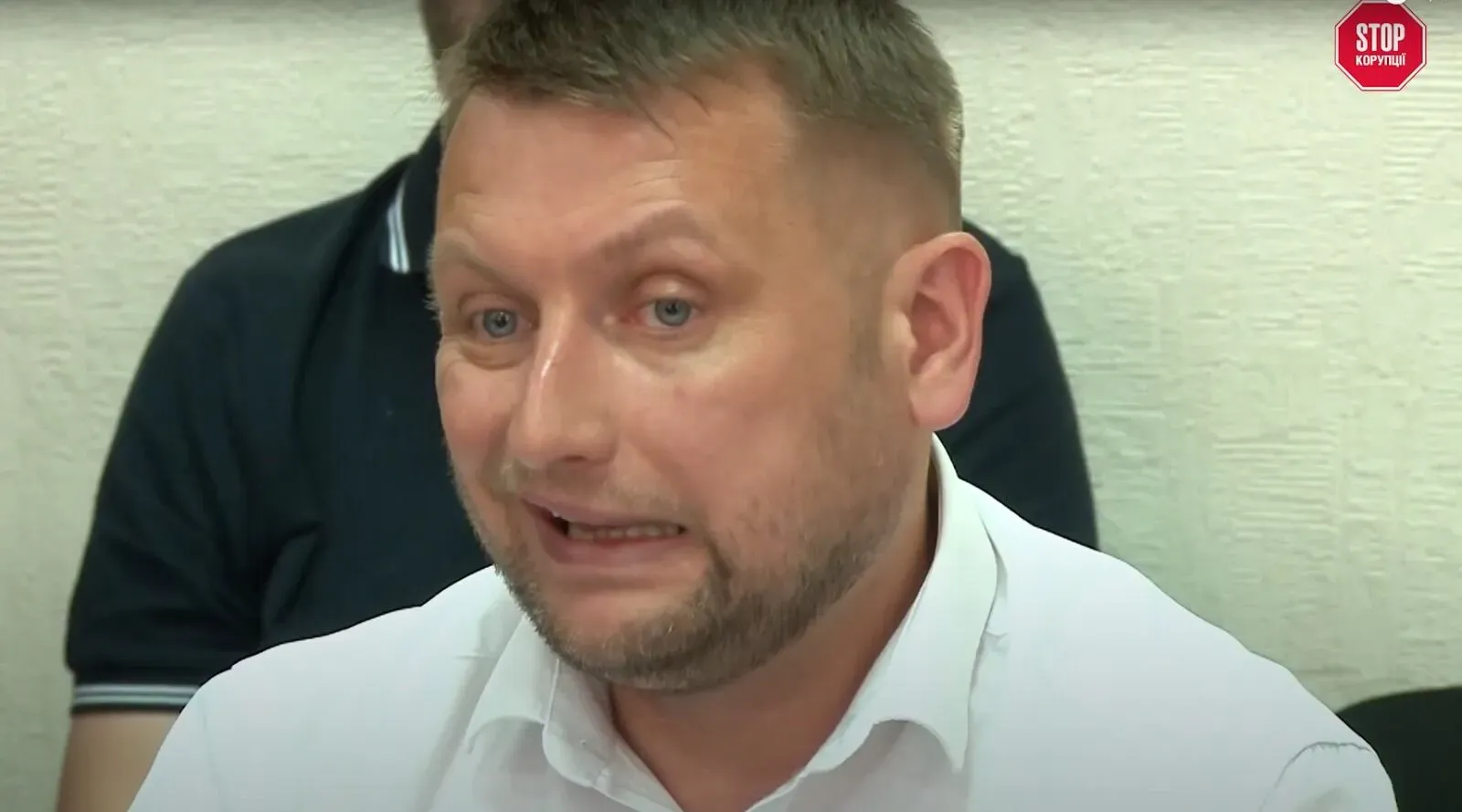 Адвокат нардепа пояснює судді, чому кошти його клієнту передали «неправильно».